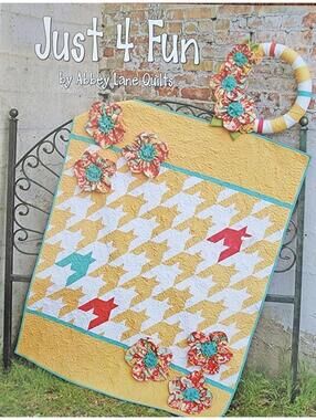 Abbey Lane Quilts JUST 4 FUN quilts & wreaths Soft Cover Book